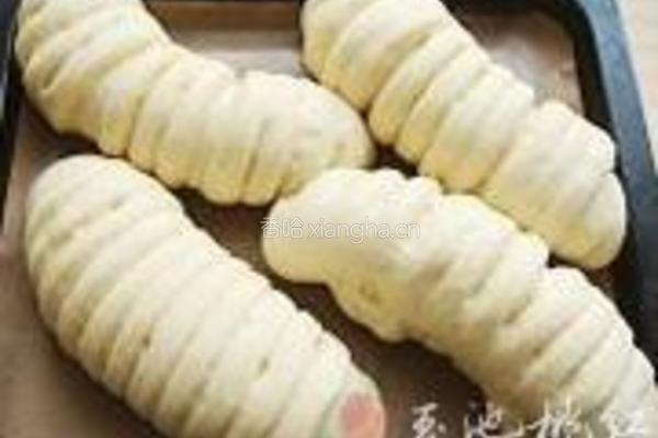 牛肉松毛毛虫面包的做法图解7