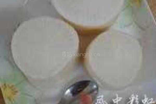 冰糖萝卜的做法图解1