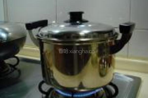 淮杞黄精炖乳鸽的做法图解5