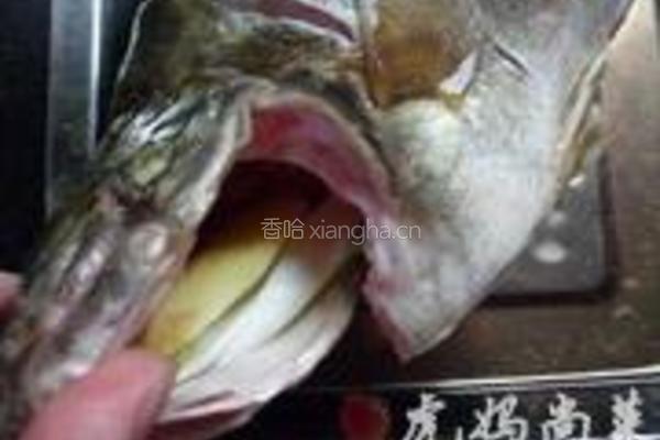 蒜香鲫花鱼的做法图解3