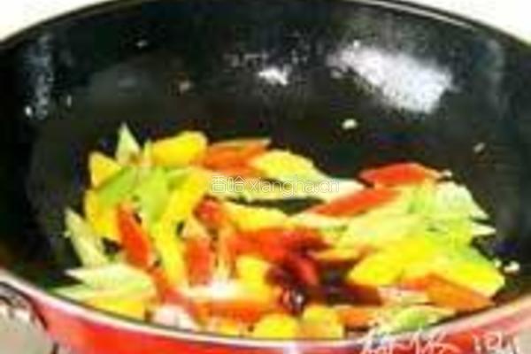 沙茶酱爆鱿鱼的做法图解8