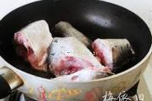 酱焖酥鱼的做法图解2