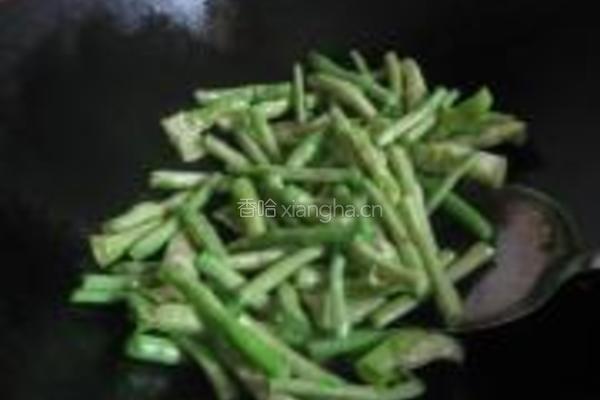 番茄豇豆的做法图解3