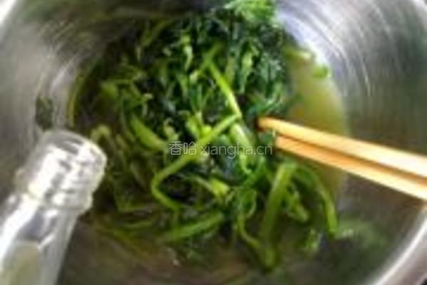 菠菜拌饭的做法图解3