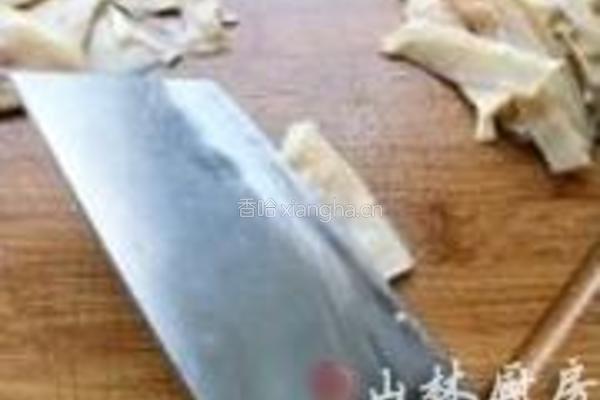 炖墨鱼排骨汤的做法图解3