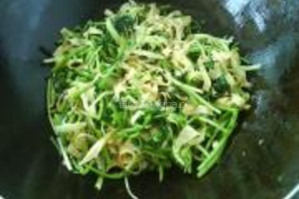 芹菜炒豆腐皮的做法图解8