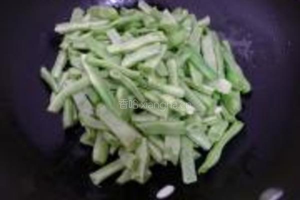 番茄焖扁豆的做法图解4