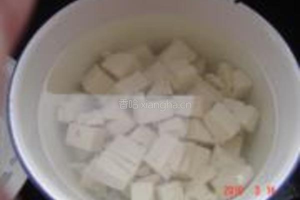 咸鸭蛋拌豆腐的做法图解2