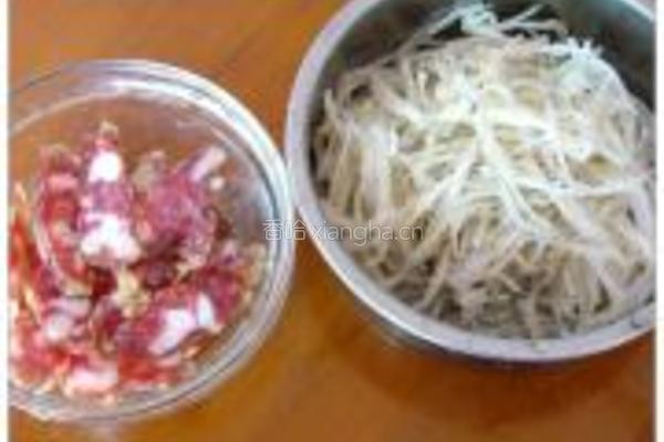 银鱼腊味煲仔饭的做法图解1