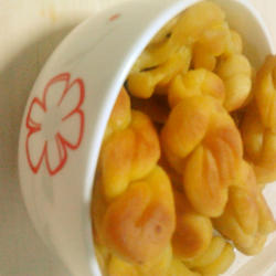 蜂蜜鸡蛋小麻花的做法[图]