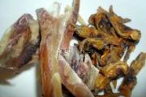 墨鱼干炖大骨的做法图解2