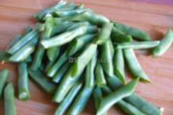 土豆四季豆烧鸡腿的做法图解3