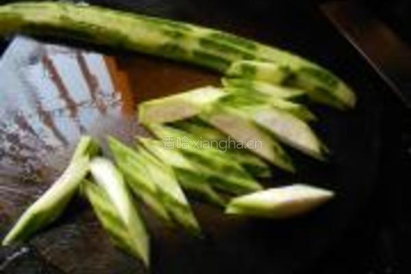 蒜茸炒丝瓜的做法图解3