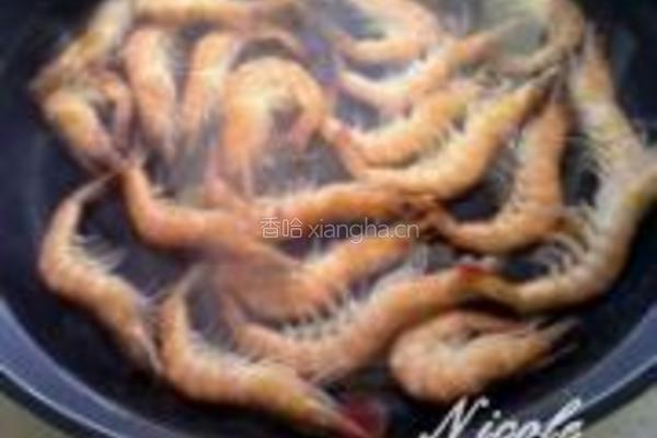 虾仁炒蛋的做法图解1