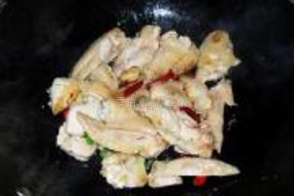 菜花烧鸡翅的做法图解4