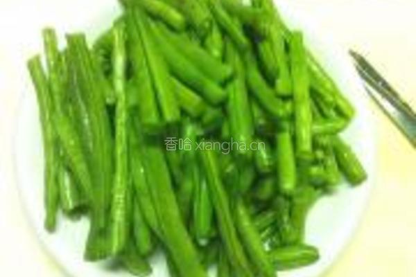 干煸芸豆的做法图解1
