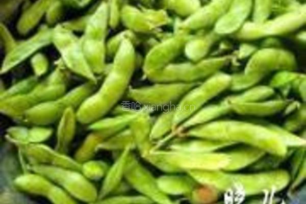 盐水麻辣毛豆的做法图解1