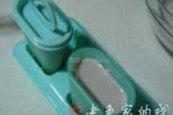 杨梅奶香冰棍的做法图解10