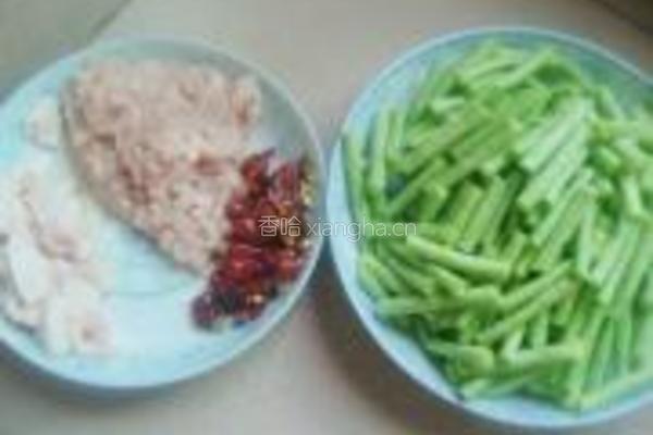 豇豆角炒肉末的做法图解1