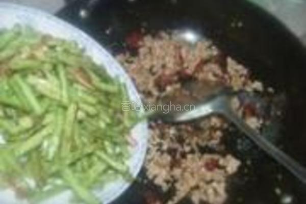 豇豆角炒肉末的做法图解5