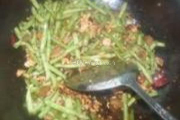 豇豆角炒肉末的做法图解9