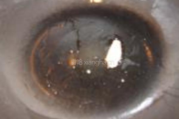 石斛鲫鱼汤的做法图解1