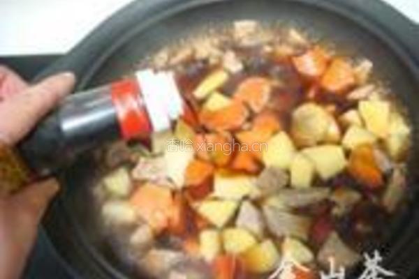 土豆烧牛肉的做法图解9