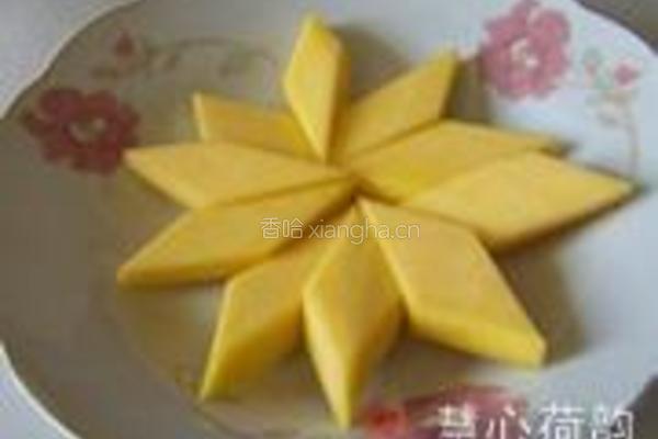 双色南瓜炒白果的做法图解3