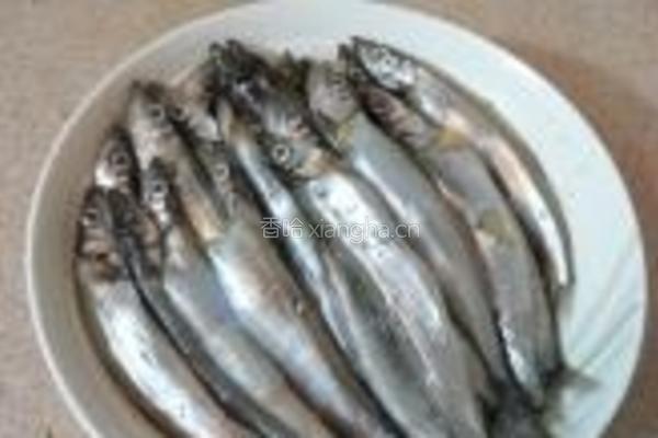 椒盐香酥多春鱼的做法图解3