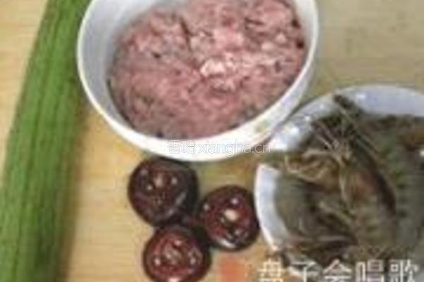 虾仁肉末丝瓜盅的做法图解1