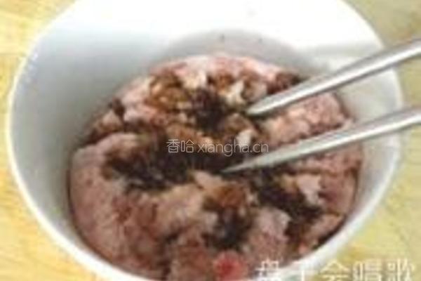 虾仁肉末丝瓜盅的做法图解2