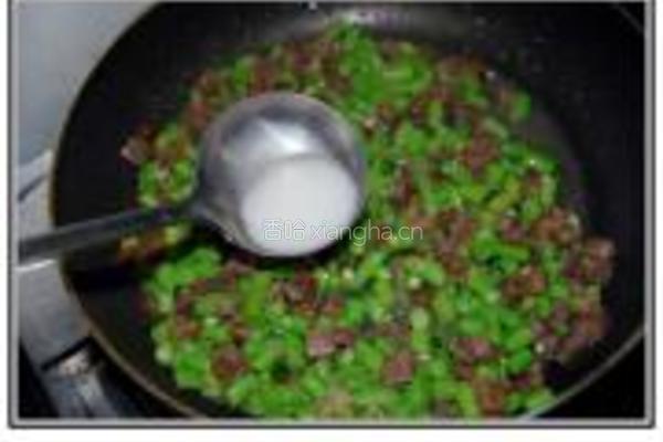 香肠豇豆粒的做法图解12