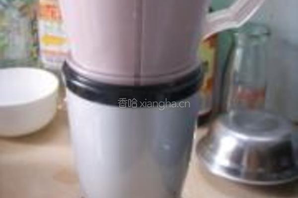 紫米豆浆的做法图解3