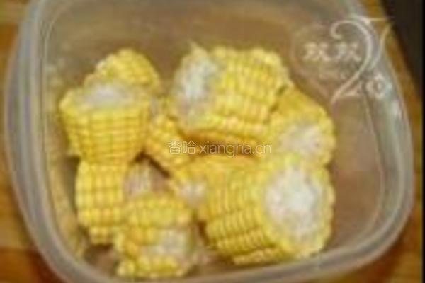 玉米炖鸡爪的做法图解4
