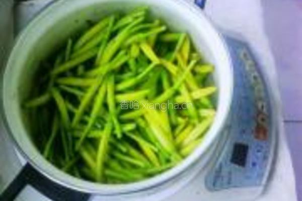 剁椒黄花菜的做法图解4