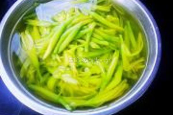 剁椒黄花菜的做法图解6