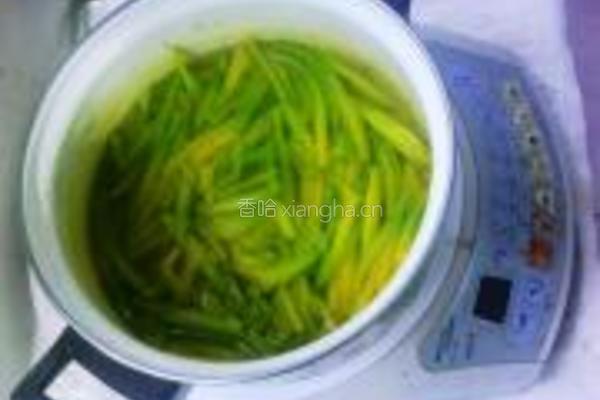 剁椒黄花菜的做法图解5