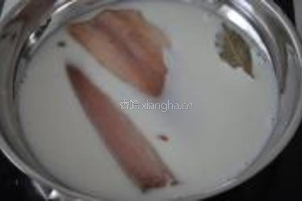 熏鱼焗土豆的做法图解2