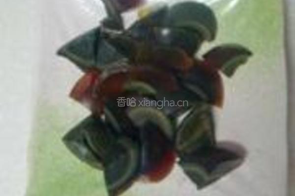 皮蛋元葱炒黄瓜的做法图解2
