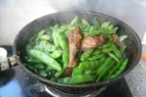 鸭腿炖豆角的做法图解10