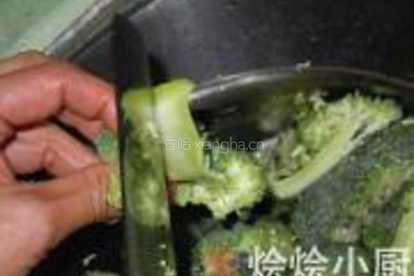 西兰花团虾仁的做法图解5