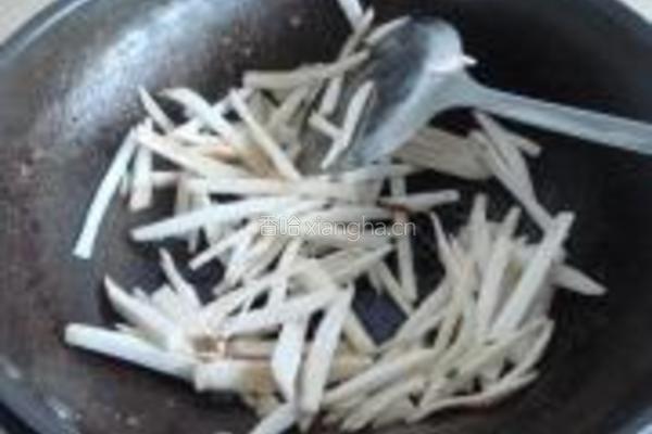 杏鲍菇炒肉丝的做法图解5