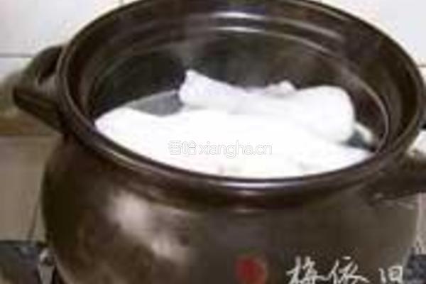 竹荪乌鸡汤的做法图解3