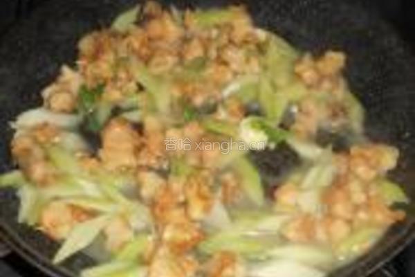 芹菜炒东风螺肉的做法图解7