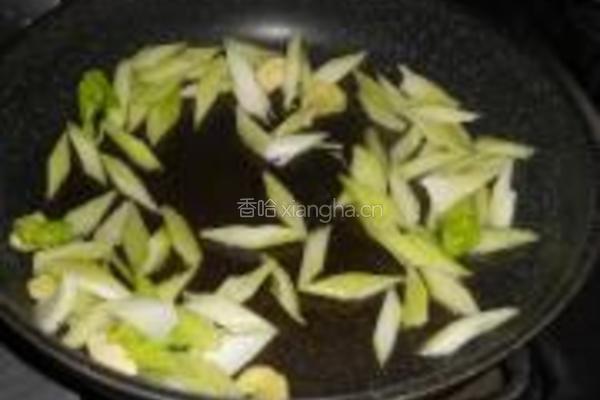 芹菜炒东风螺肉的做法图解5