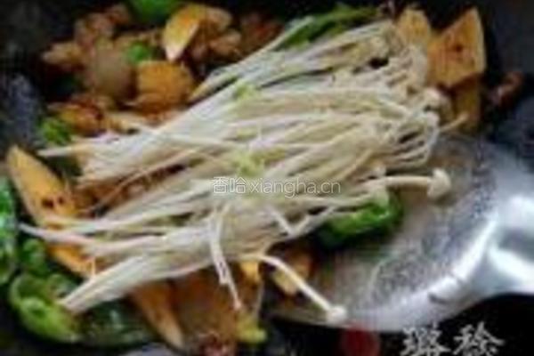 豆芽炒双菌的做法图解6