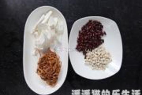 虫草花淮山煲鸽子的做法图解1
