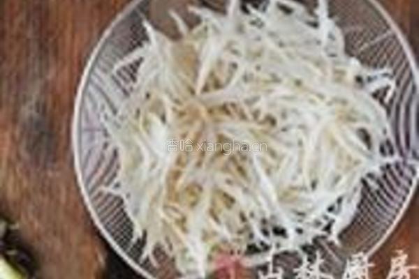 炒银鱼三丝的做法图解1