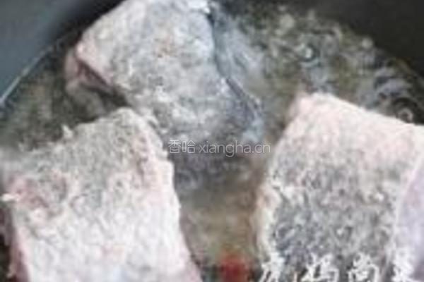 地锅黑鱼的做法图解3