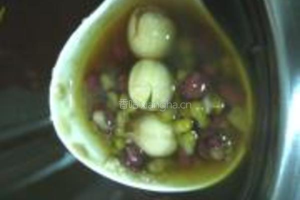 红豆莲子罗汉汤的做法图解5